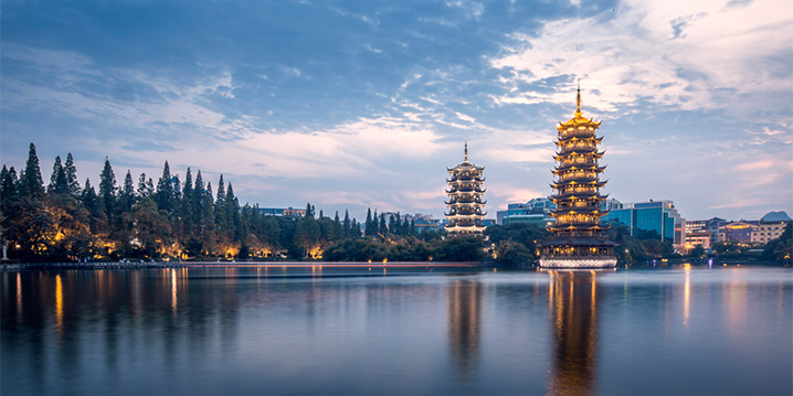 Paisaje Nocturno de Guilin