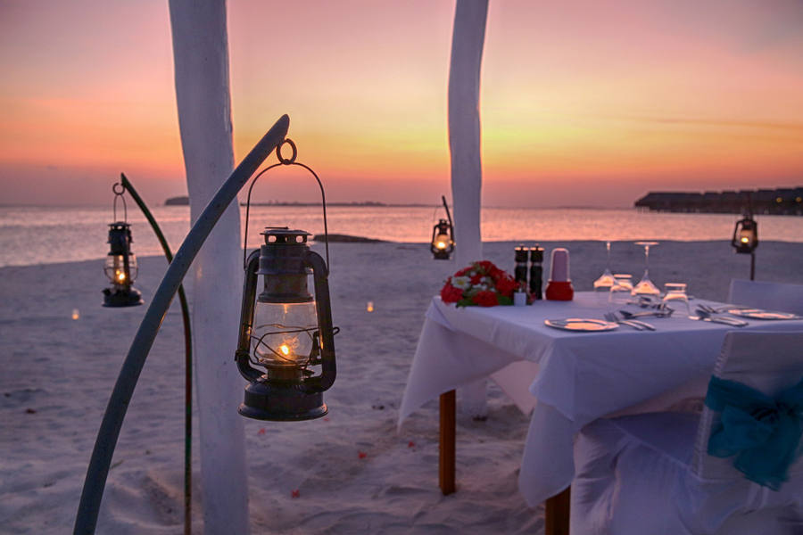 cena en Playa Kamala