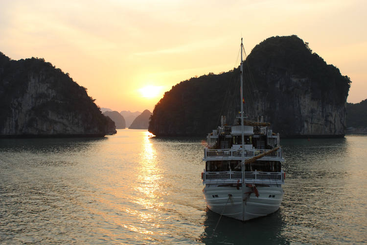 Crucero de Bahía Halong