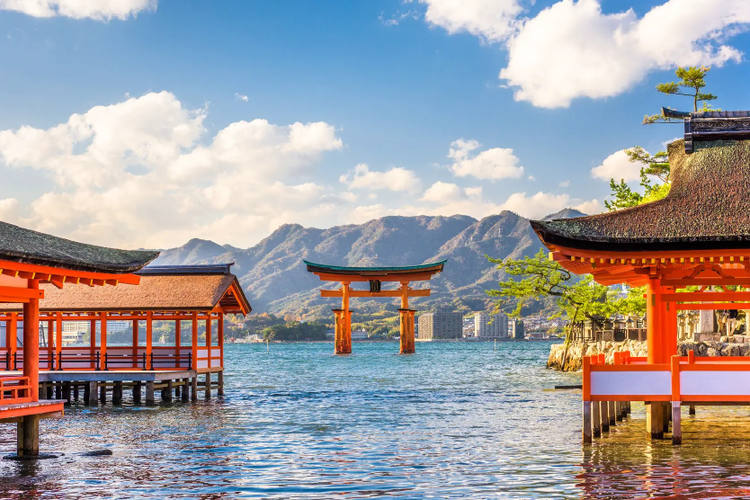 El famoso torii flotante