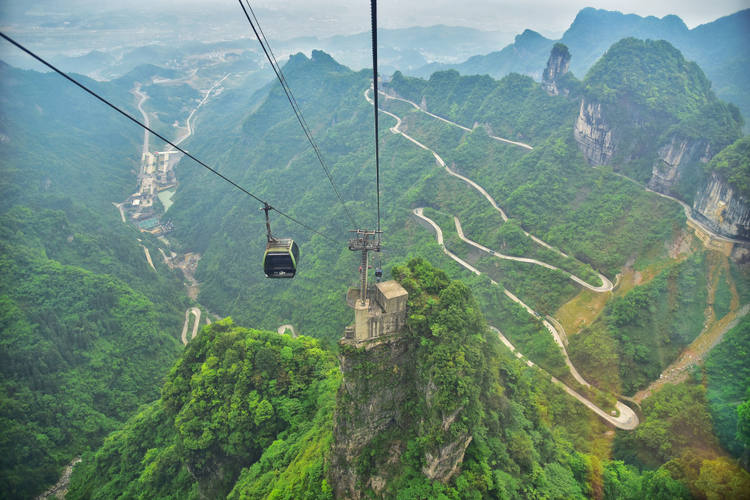 Carretera de las 99 curvas